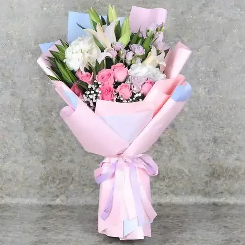 Lady in Town 17 Flower Bouquet Gift