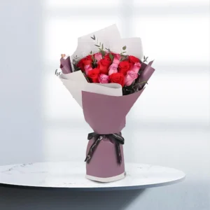 Queen-of-Heart-21-Roses-Bouquet (1)